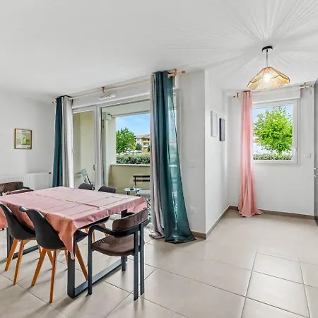 T4 Moderne Avec Terrasse & Parking *